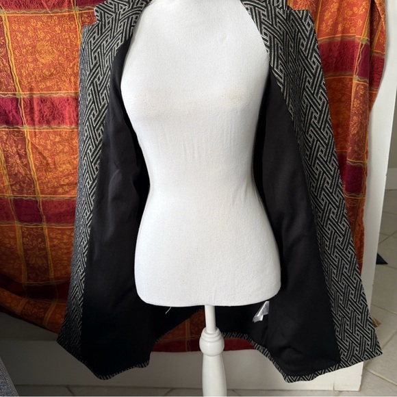 EUC Chico’s Size 2 (12-14/L) Black/White Open Front Stretch Jacket longline - Picture 8 of 10